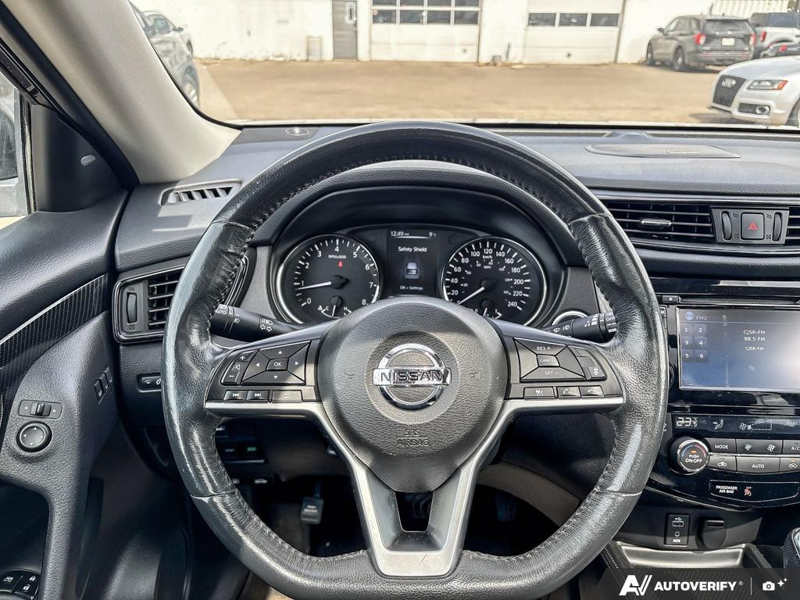 USED 2017 Nissan Rogue SL Platinum - Black Exterior - $18,946 - Stock #E50046B - VIN 5N1AT2MV1HC870147 - Photo 14