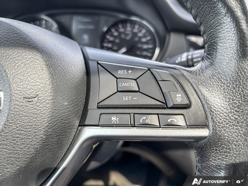 USED 2017 Nissan Rogue SL Platinum - Black Exterior - $18,946 - Stock #E50046B - VIN 5N1AT2MV1HC870147 - Photo 16