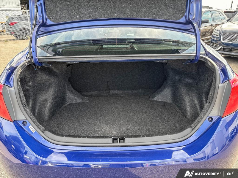 USED 2017 Toyota Corolla SE - Blue Exterior - $18,976 - Stock #EP4721A - VIN 2T1BURHE3HC778828 - Photo 12
