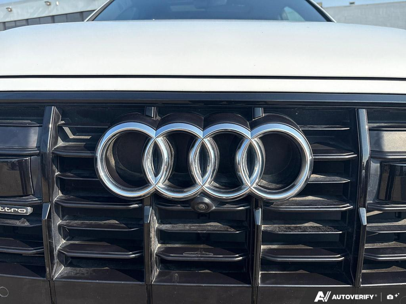 USED 2021 Audi Q7 Technik 55 TFSI quattro - White Exterior - $38,976 - Stock #E60245A - VIN WA1WXAF74MD041093 - Photo 9