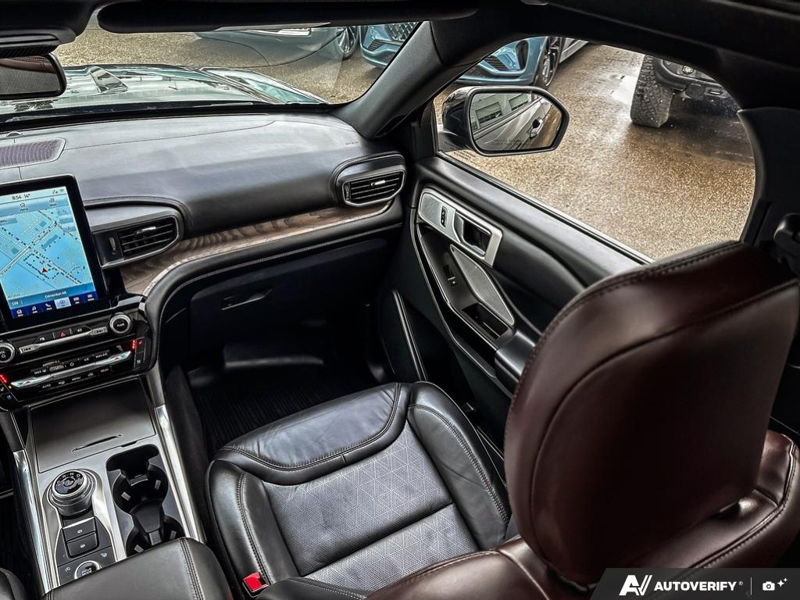 USED 2022 Ford Explorer Platinum - Agate Black Exterior / EBONY LEATHER-TRIM Interior - $40,976 - Stock #E60373A - VIN 1FM5K8HC0NGB13292 - Photo 25