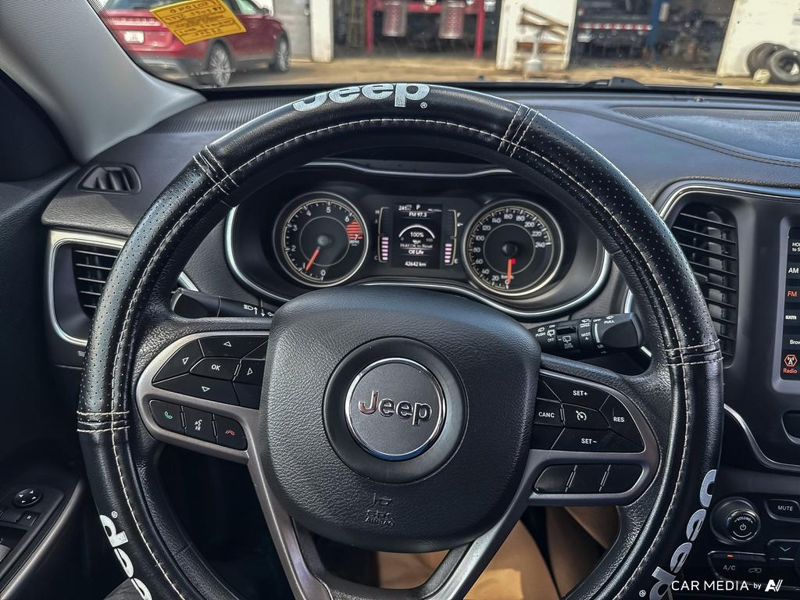 USED 2022 Jeep Cherokee Sport - Gray Exterior - $28,796 - Stock #E50109B - VIN 1C4PJMAB7ND538892 - Photo 14