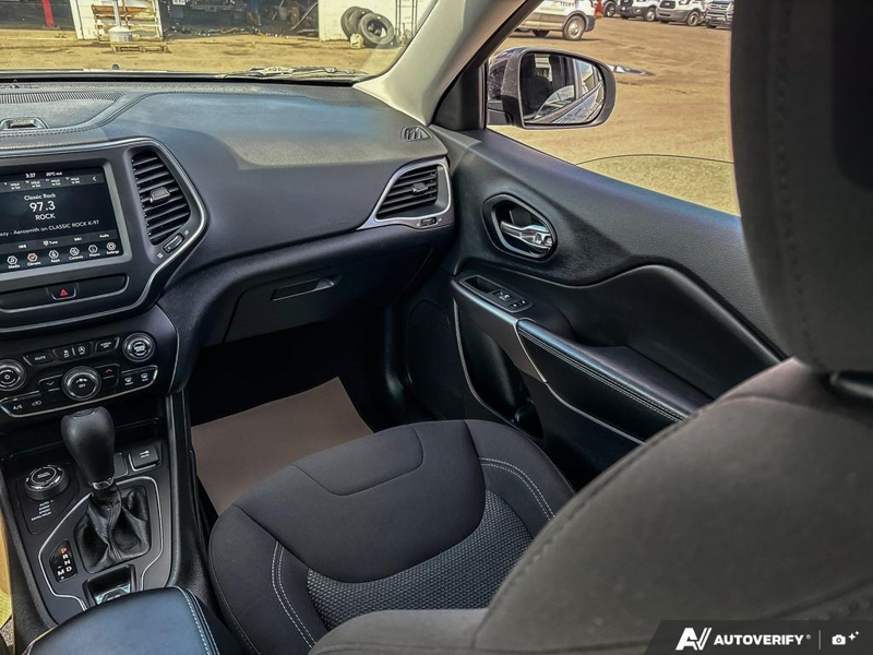 USED 2022 Jeep Cherokee Sport - Grey Exterior / BLACK, CLOTH BUCKET SEATS Interior - $25,976 - Stock #E50109B - VIN 1C4PJMAB7ND538892 - Photo 25