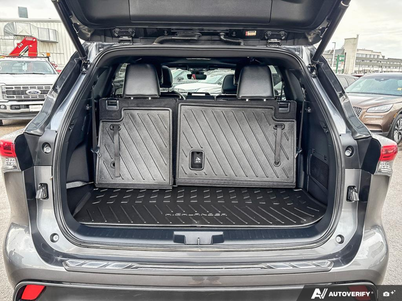 USED 2023 Toyota Highlander XSE - Gray Exterior - $49,955 - Stock #E60061A - VIN 5TDKDRBH4PS520780 - Photo 12