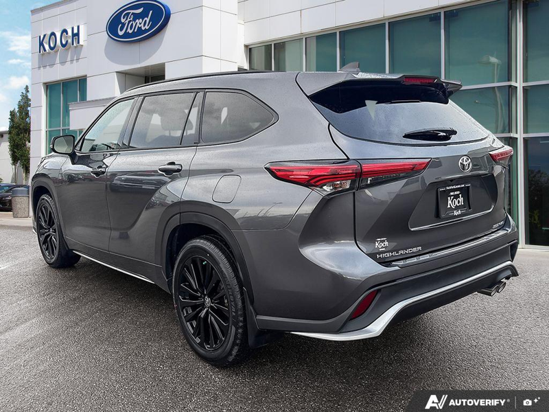 USED 2023 Toyota Highlander XSE - Gray Exterior - $49,955 - Stock #E60061A - VIN 5TDKDRBH4PS520780 - Photo 4