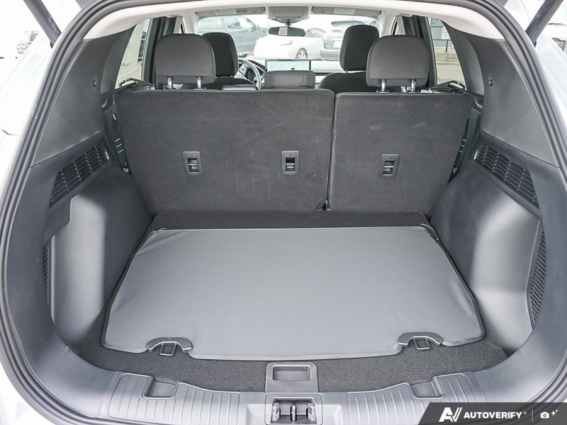 NEW 2025 Ford Escape Active - Space Silver Metallic Exterior / EBONY CLOTH Interior - $37,043 - Stock #E50420 - VIN 1FMCU9GN1SUA76860 - Photo 11