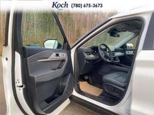 2025 Ford Explorer Active 1