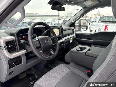 2025 Ford F-250 Super Duty XLT 1