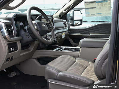 2025 Ford F-450 Super Duty Platinum Plus