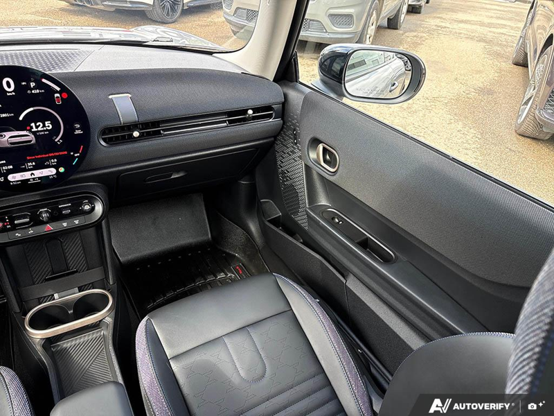 USED 2025 MINI 3 Door Cooper S - Silver Exterior - $39,925 - Stock #E50824A - VIN WMW23GD05S2W37439 - Photo 25