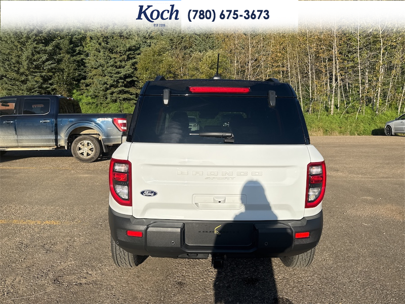 NEW 2026 Ford Bronco Sport Badlands - Oxford White Exterior / DARK SPACE GREY, LEATHER-TRIMMED FRONT SPORT CONTOUR BUCKET SEAT Interior - $50,430 - Stock #A26244 - VIN 3FMCR9DA7TRF11618 - Photo 10