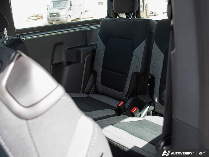 NEW 2026 Ford Bronco Base Sasquatch Manual - Desert Sand Exterior / BLACK CLOTH GREY Interior - $62,708 - Stock #E60575 - VIN 1FMDE6AH0TLA75175 - Photo 13