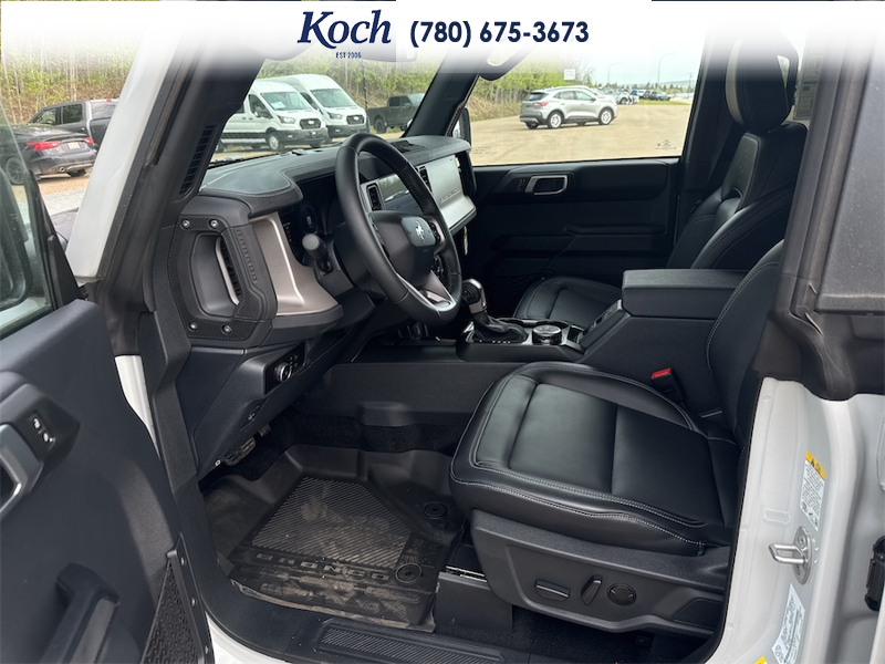 NEW 2026 Ford Bronco Outer Banks - Avalanche Exterior / BLACK ONYX LEATHER TRIM/VINYL Interior - $72,340 - Stock #A26078 - VIN 1FMDE8BH6TLA58407 - Photo 17