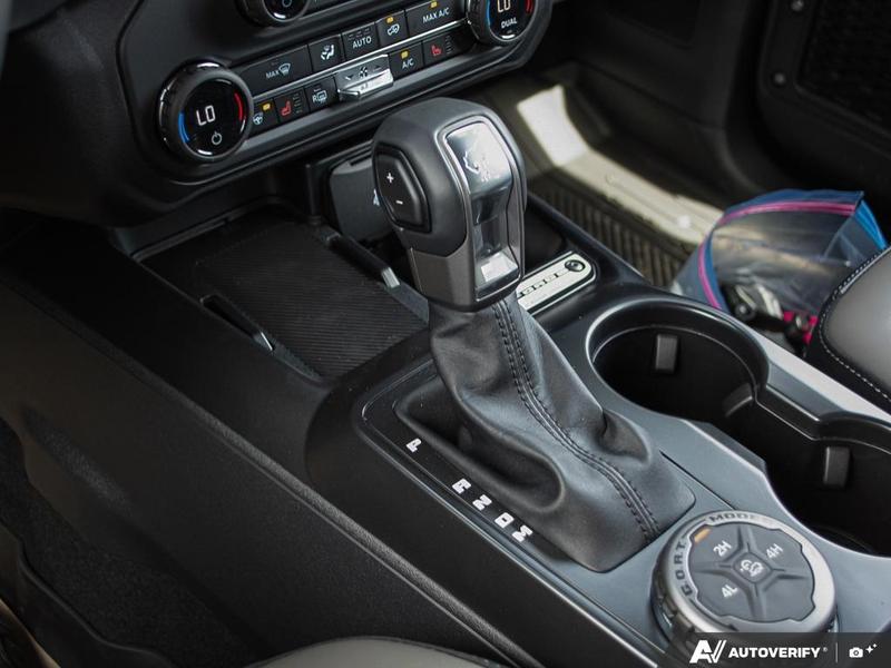 NEW 2026 Ford Bronco Outer Banks - Avalanche Exterior / BLACK ONYX LEATHER TRIM VINYL Interior - $69,839 - Stock #E60576 - VIN 1FMDE8BH1TLA78970 - Photo 19