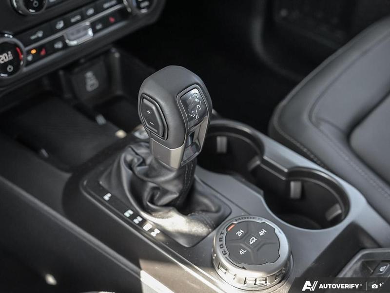 NEW 2026 Ford Bronco Outer Banks - Avalanche Exterior / BLACK ONYX LEATHER TRIM/VINYL Interior - $73,939 - Stock #E60286 - VIN 1FMEE8BP3TLA46727 - Photo 19