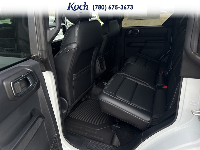 NEW 2026 Ford Bronco Outer Banks - Avalanche Exterior / BLACK ONYX LEATHER TRIM/VINYL Interior - $72,340 - Stock #A26078 - VIN 1FMDE8BH6TLA58407 - Photo 18