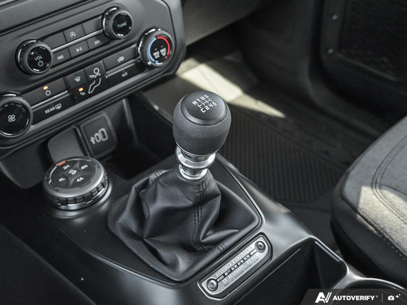 NEW 2026 Ford Bronco Base Sasquatch Manual Trans - Avalanche Exterior / BLACK CLOTH GREY Interior - $64,899 - Stock #E60239 - VIN 1FMDE6AH1TLA43559 - Photo 19
