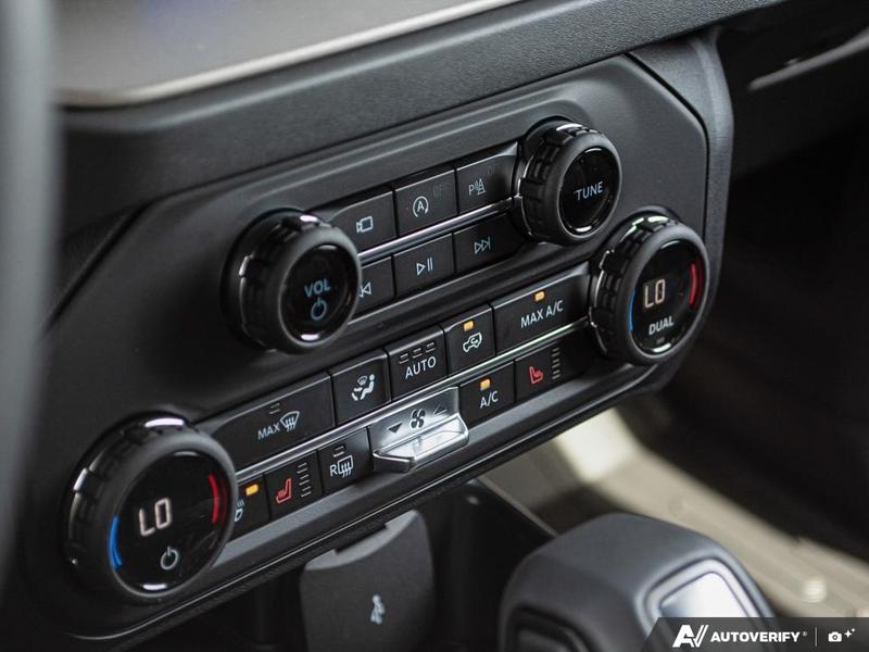 NEW 2026 Ford Bronco Outer Banks - Avalanche Exterior / BLACK ONYX LEATHER TRIM VINYL Interior - $69,839 - Stock #E60576 - VIN 1FMDE8BH1TLA78970 - Photo 21