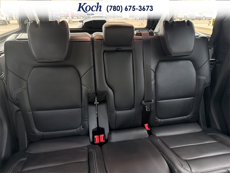 NEW 2026 Ford Bronco Outer Banks - Avalanche Exterior / BLACK ONYX LEATHER TRIM/VINYL Interior - $72,340 - Stock #A26078 - VIN 1FMDE8BH6TLA58407 - Photo 22