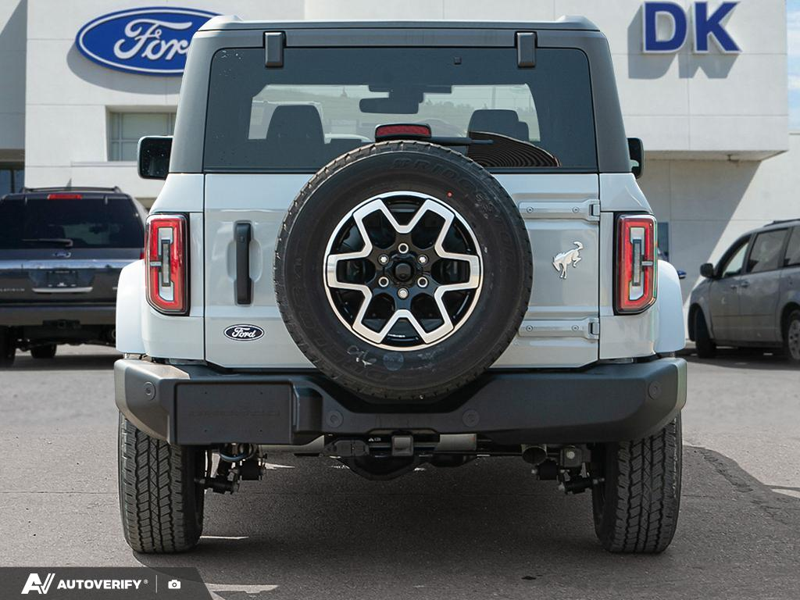 NEW 2026 Ford Bronco Outer Banks - Avalanche Grey Exterior / BLACK ONYX LEATHER TRIM/VINYL Interior - $67,419 - Stock #D60694 - VIN 1FMEE8BPXTLB33704 - Photo 5