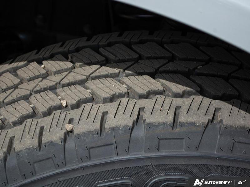 NEW 2026 Ford Bronco Outer Banks - Avalanche Exterior / BLACK ONYX LEATHER TRIM VINYL Interior - $69,839 - Stock #E60576 - VIN 1FMDE8BH1TLA78970 - Photo 7