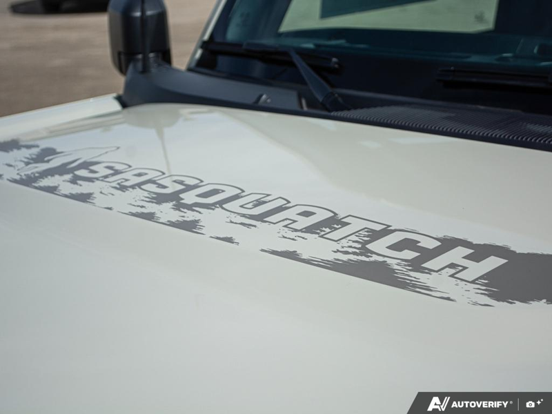 NEW 2026 Ford Bronco Base Sasquatch Manual - Desert Sand Exterior / BLACK CLOTH GREY Interior - $62,708 - Stock #E60575 - VIN 1FMDE6AH0TLA75175 - Photo 6