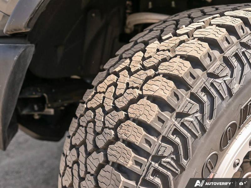 NEW 2026 Ford Bronco Base Sasquatch Manual Trans - Marsh Gray Exterior / BLACK CLOTH GREY Interior - $65,799 - Stock #E60185 - VIN 1FMDE6AH9TLA43471 - Photo 7