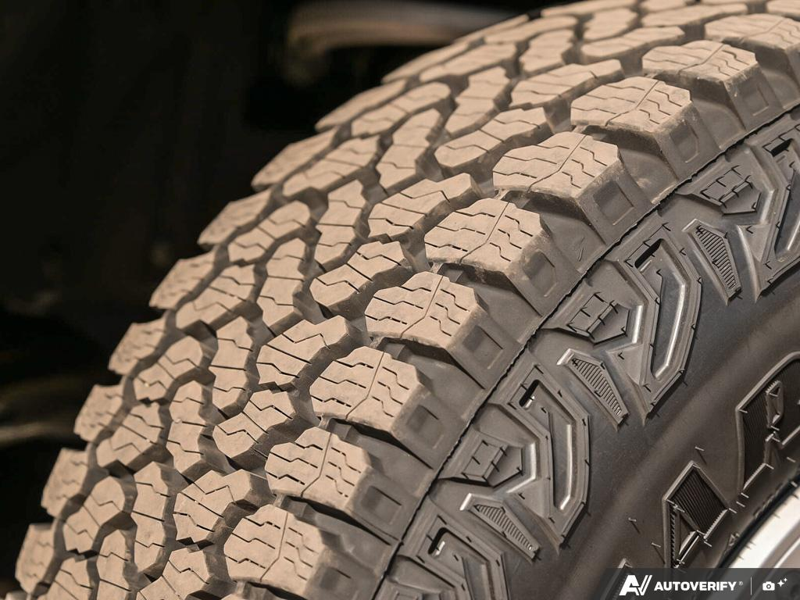 NEW 2026 Ford Bronco Base Sasquatch Manual Trans - Avalanche Exterior / BLACK CLOTH GREY Interior - $64,899 - Stock #E60239 - VIN 1FMDE6AH1TLA43559 - Photo 7