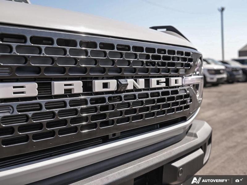 NEW 2026 Ford Bronco Outer Banks - Avalanche Exterior / BLACK ONYX LEATHER TRIM/VINYL Interior - $73,939 - Stock #E60286 - VIN 1FMEE8BP3TLA46727 - Photo 9