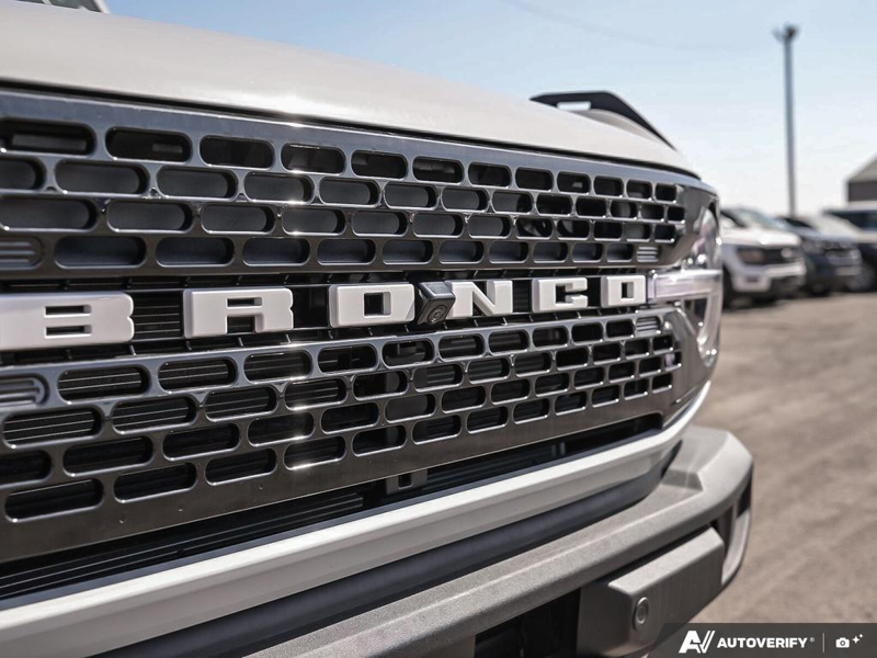 NEW 2026 Ford Bronco Outer Banks - Avalanche Exterior / BLACK ONYX LEATHER TRIM/VINYL Interior - $72,839 - Stock #E60286 - VIN 1FMEE8BP3TLA46727 - Photo 9