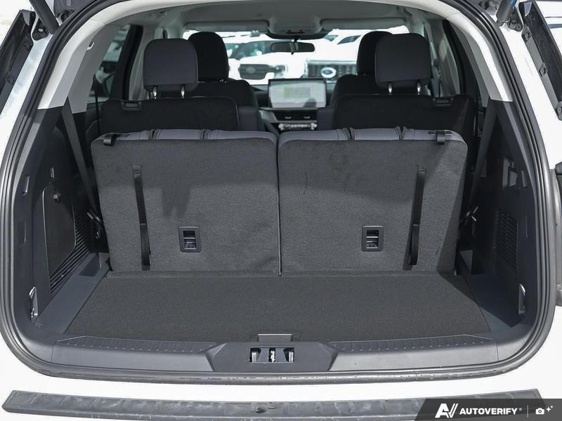 NEW 2026 Ford Explorer Active - Oxford White Exterior / DARK SPACE GRAY CLOTH Interior - $56,194 - Stock #E60175 - VIN 1FMUK8DH9TGA79265 - Photo 11