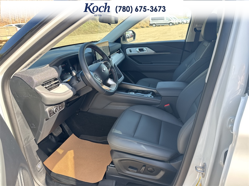 NEW 2026 Ford Explorer Active - Star White Tri-coat Metallic Exterior / DARK SPACE GREY ACTIVEX Interior - $60,930 - Stock #A26181 - VIN 1FMUK8DH4TGB58794 - Photo 17