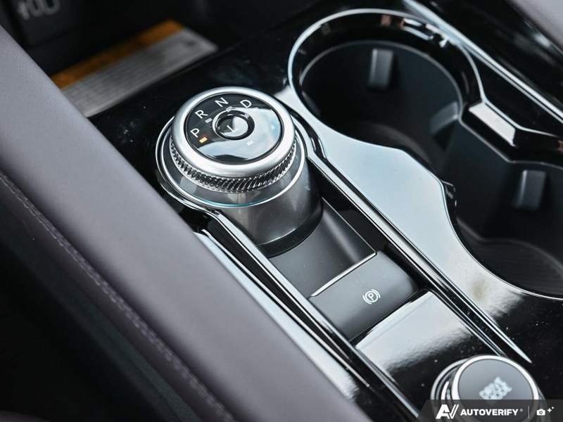 NEW 2026 Ford Explorer Platinum - Star White Tri-Coat Exterior / MOJAVE DUSK, PREM. LEATHER SEATING SURFACES SPORT CAPTAIN CHAIRS Interior - $64,348 - Stock #E61073 - VIN 1FMUK8HHXTGC46954 - Photo 19