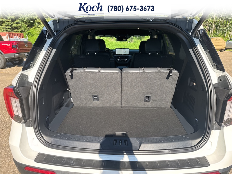 NEW 2026 Ford Explorer Tremor - Star White Tri-Coat Exterior / ONYX, HEAT/VENTILATED MIKO SUEDE SPORT CAPTAIN'S CHAIRS Interior - $66,780 - Stock #A26207 - VIN 1FMUK8JH7TGB86660 - Photo 39