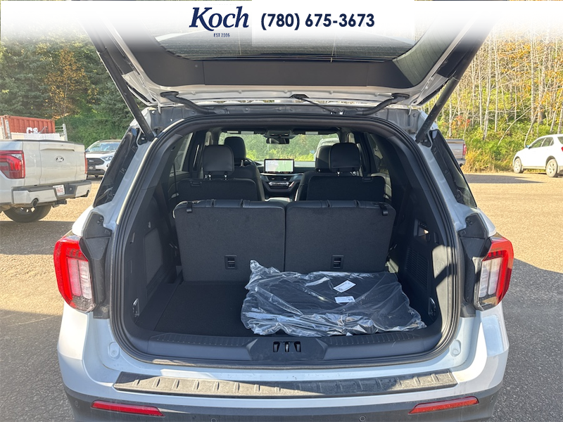 NEW 2026 Ford Explorer ST - Space White Metallic Exterior / ONYX, HEAT/VENT UNIQUE MIKO SUEDE SPORT CAPTAIN'S CHAIRS Interior - $75,130 - Stock #A26267 - VIN 1FMWK8GC3TGB05111 - Photo 41