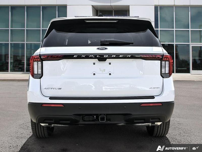 NEW 2026 Ford Explorer Active - Oxford White Exterior / DARK SPACE GRAY CLOTH Interior - $56,624 - Stock #E60258 - VIN 1FMUK8DH5TGA82812 - Photo 5