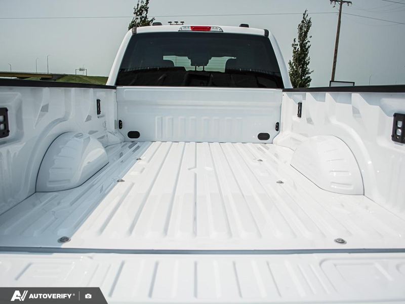 NEW 2026 Ford F-350 Super Duty XLT - Oxford White Exterior / MEDIUM DARK SLATE, CLOTH 40/CONSOLE/40 FRONT SEATS Interior - $87,264 - Stock #D60653 - VIN 1FT8W3BT4TEF02317 - Photo 11