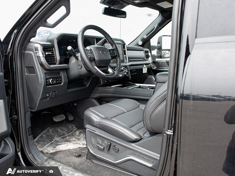 NEW 2026 Ford F-350 Super Duty Platinum - Agate Black Metallic Exterior / BLACK ONYX/PLATINUM BLUE, UNIQUE PLATINUM LEATHER 40/CONSOLE/40 Interior - $121,938 - Stock #D60753 - VIN 1FT8W3BMXTEE03297 - Photo 13
