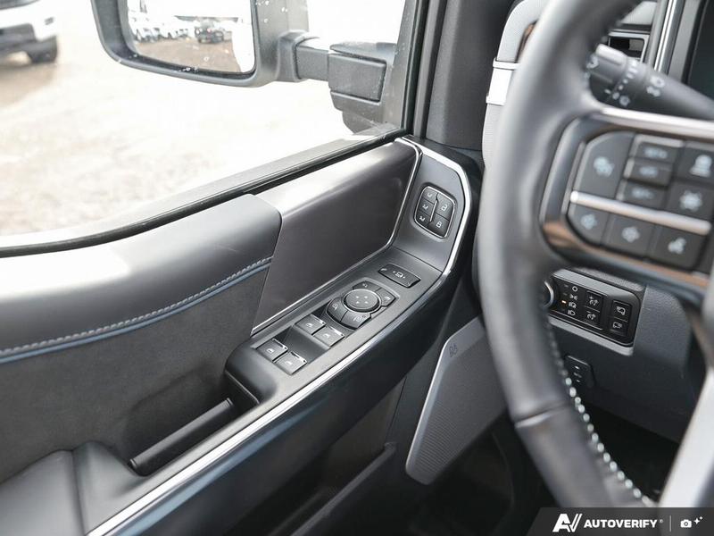 NEW 2026 Ford F-350 Super Duty Platinum - Star White Tri-coat Metallic Exterior / BLACK ONYX/BLUE LEATHER Interior - $125,528 - Stock #E60392 - VIN 1FT8W3BT6TED89079 - Photo 17