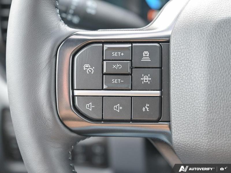 NEW 2026 Ford F-350 Super Duty Platinum - Star White Tri-coat Metallic Exterior / BLACK ONYX/BLUE LEATHER Interior - $125,528 - Stock #E60392 - VIN 1FT8W3BT6TED89079 - Photo 18