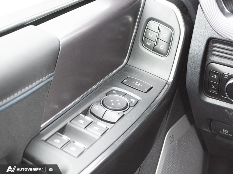 NEW 2026 Ford F-350 Super Duty Platinum - Agate Black Exterior / BLACK ONYX/BLUE LEATHER Interior - $124,261 - Stock #D60306 - VIN 1FT8W3BM5TED97599 - Photo 17