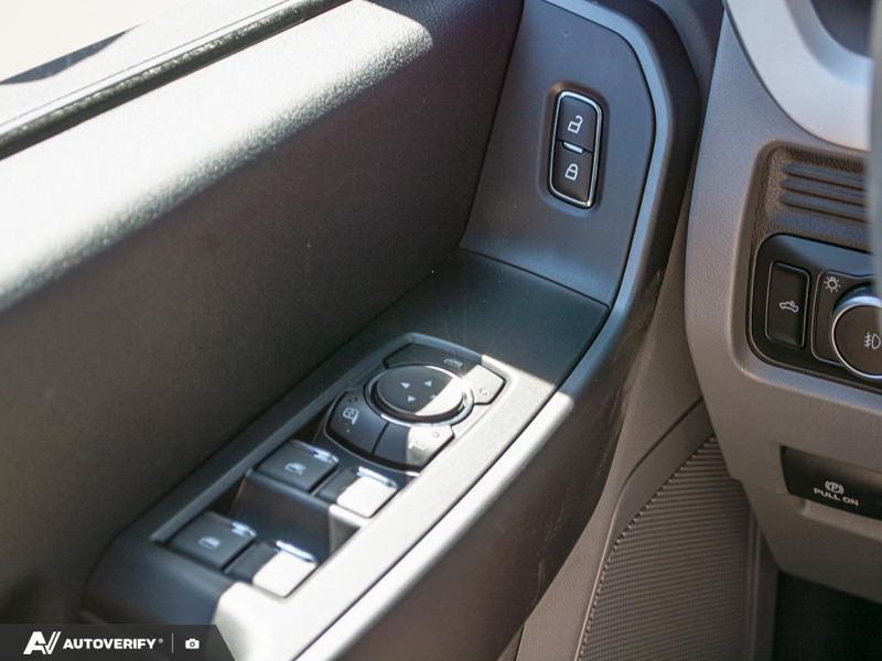 NEW 2026 Ford F-350 Super Duty XLT - Oxford White Exterior / MEDIUM DARK SLATE CLOTH Interior - $86,242 - Stock #D60600 - VIN 1FT8W3BT4TEE82327 - Photo 17