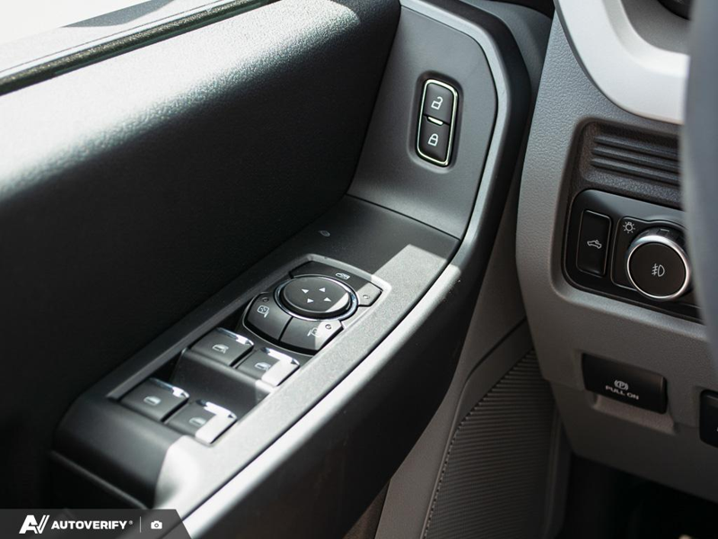 NEW 2026 Ford F-350 Super Duty XLT - Oxford White Exterior / MEDIUM DARK SLATE CLOTH Interior - $91,707 - Stock #D60648 - VIN 1FT8W3DT9TEF02228 - Photo 17