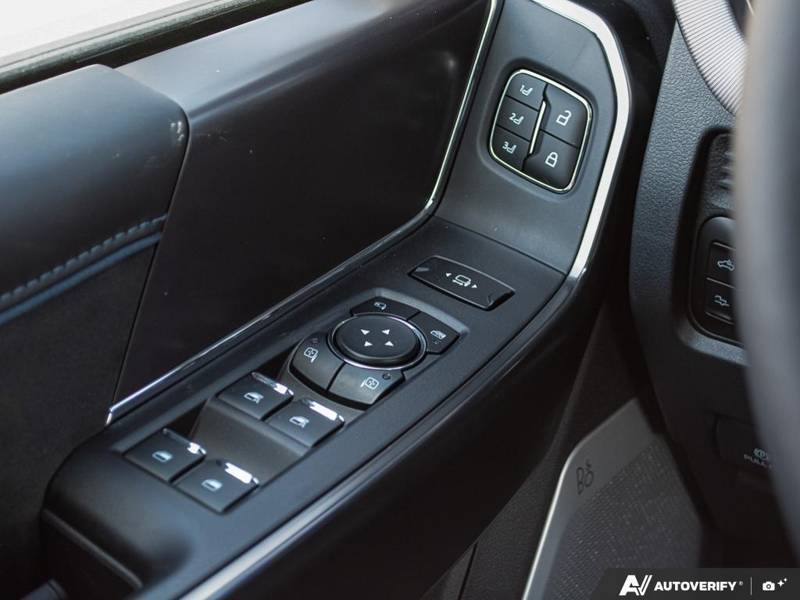 NEW 2026 Ford F-350 Super Duty Platinum Tremor - Agate Black Exterior / BLACK ONYX/BLUE LEATHER Interior - $139,753 - Stock #E60283 - VIN 1FT8W3BM8TED60496 - Photo 17