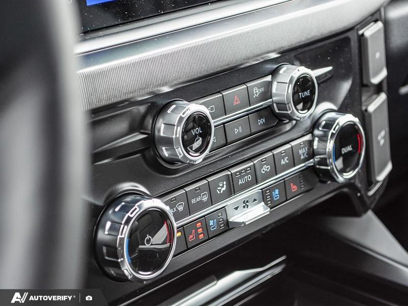 NEW 2026 Ford F-350 Super Duty Platinum - Star White Tri-coat Metallic Exterior / BLACK ONYX/BLUE LEATHER Interior - $131,716 - Stock #D60358 - VIN 1FT8W3BM1TEE07738 - Photo 20