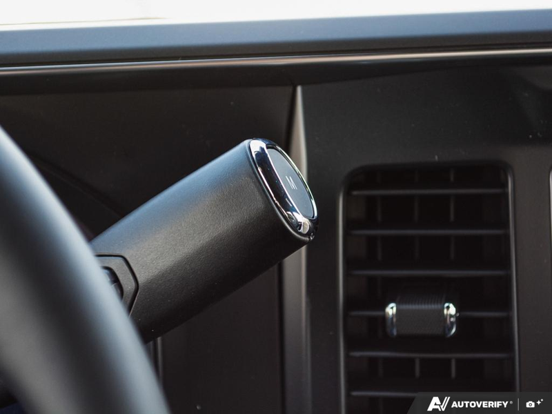 NEW 2026 Ford F-350 Super Duty Platinum Tremor - Agate Black Exterior / BLACK ONYX/BLUE LEATHER Interior - $139,753 - Stock #E60283 - VIN 1FT8W3BM8TED60496 - Photo 19