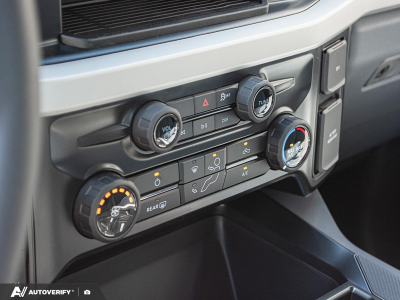 NEW 2026 Ford F-350 Super Duty XLT - Oxford White Exterior / MEDIUM DARK SLATE CLOTH Interior - $86,242 - Stock #D60600 - VIN 1FT8W3BT4TEE82327 - Photo 21