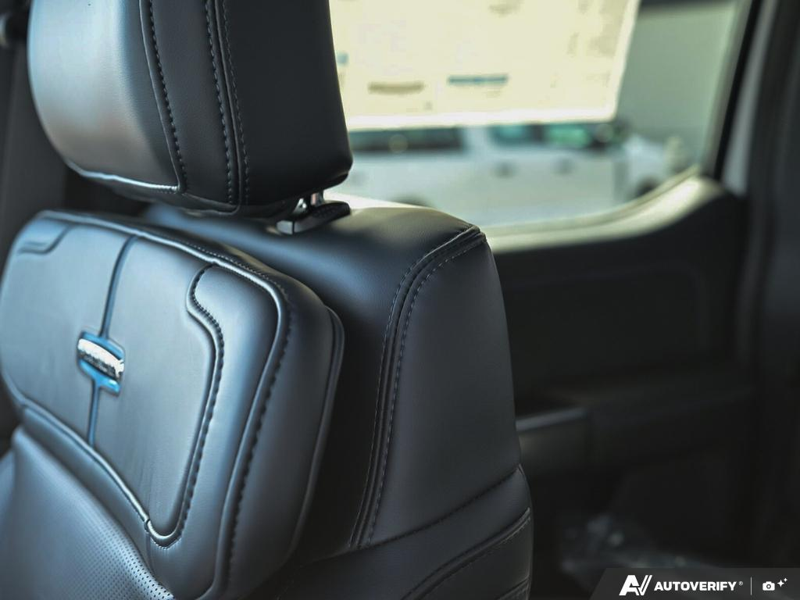 NEW 2026 Ford F-350 Super Duty Platinum Tremor - Star White Tri-coat Metallic Exterior / BLACK ONYX/BLUE LEATHER Interior - $125,153 - Stock #E60247 - VIN 1FT8W3BM5TED66353 - Photo 23