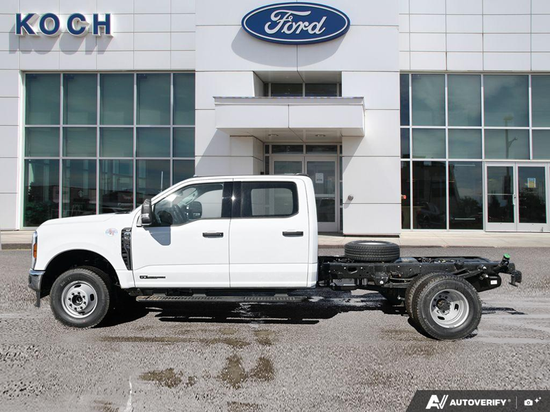 NEW 2026 Ford F-350 Super Duty XLT - Oxford White Exterior / MEDIUM DARK SLATE CLOTH Interior - $92,914 - Stock #E60337 - VIN 1FD8W3HT1TED93575 - Photo 3