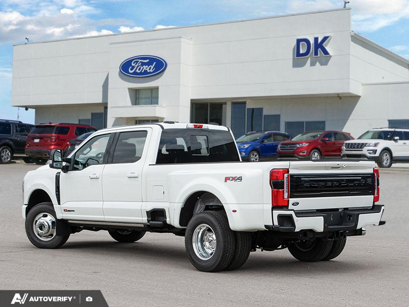 NEW 2026 Ford F-350 Super Duty Platinum - Star White Tri-Coat Exterior / BLACK ONYX/PLATINUM BLUE, UNIQUE PLATINUM LEATHER 40/CONSOLE/40 Interior - $121,217 - Stock #D60704 - VIN 1FT8W3DM0TEE32921 - Photo 4